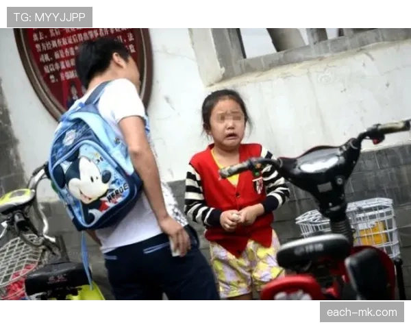 亚历克斯·摩根训练完顺手买了辆保时捷，说是为了接送女儿上学方便